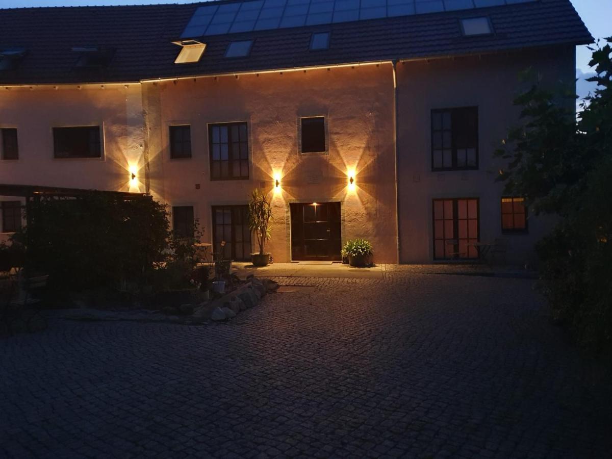 Hotel "Pension Marlis" Garni Reichenberg  エクステリア 写真