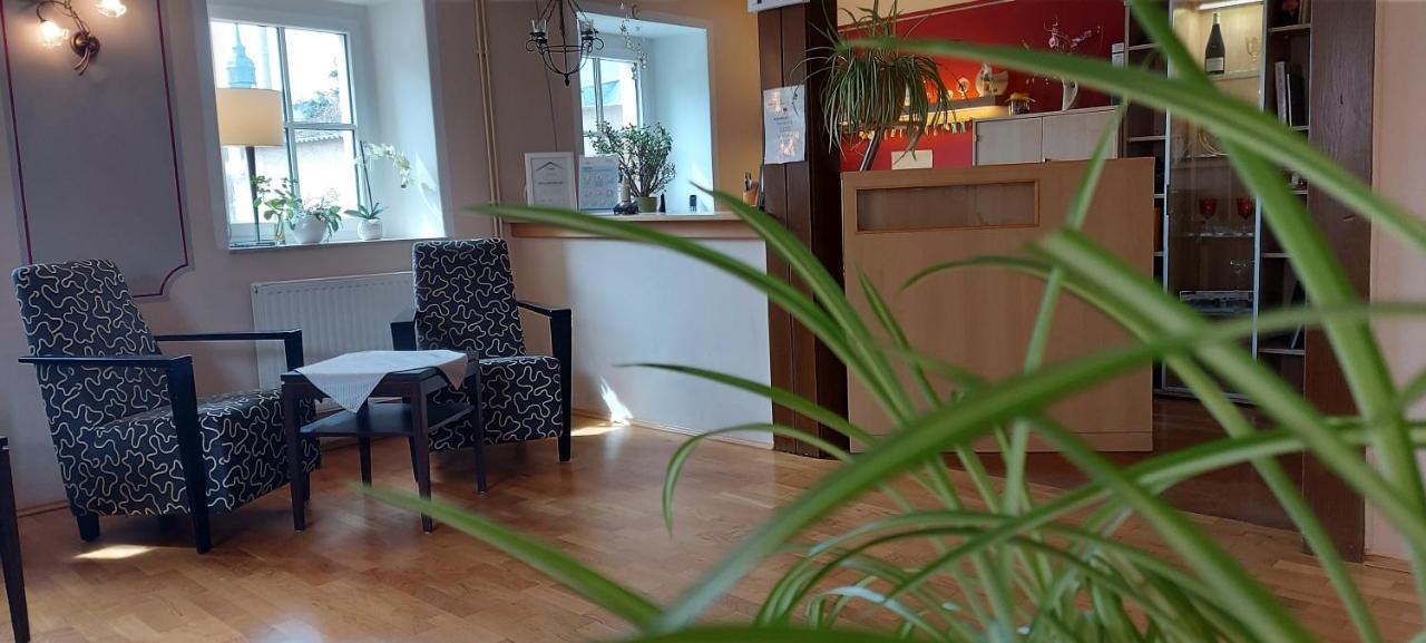 Hotel "Pension Marlis" Garni Reichenberg  エクステリア 写真