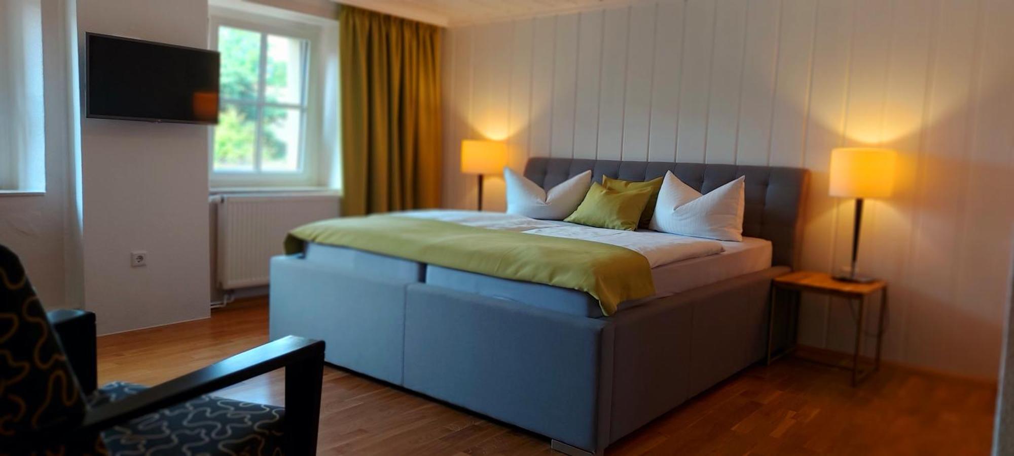 Hotel "Pension Marlis" Garni Reichenberg  エクステリア 写真