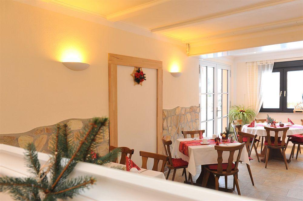 Hotel "Pension Marlis" Garni Reichenberg  エクステリア 写真