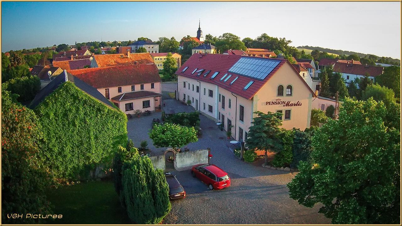 Hotel "Pension Marlis" Garni Reichenberg  エクステリア 写真