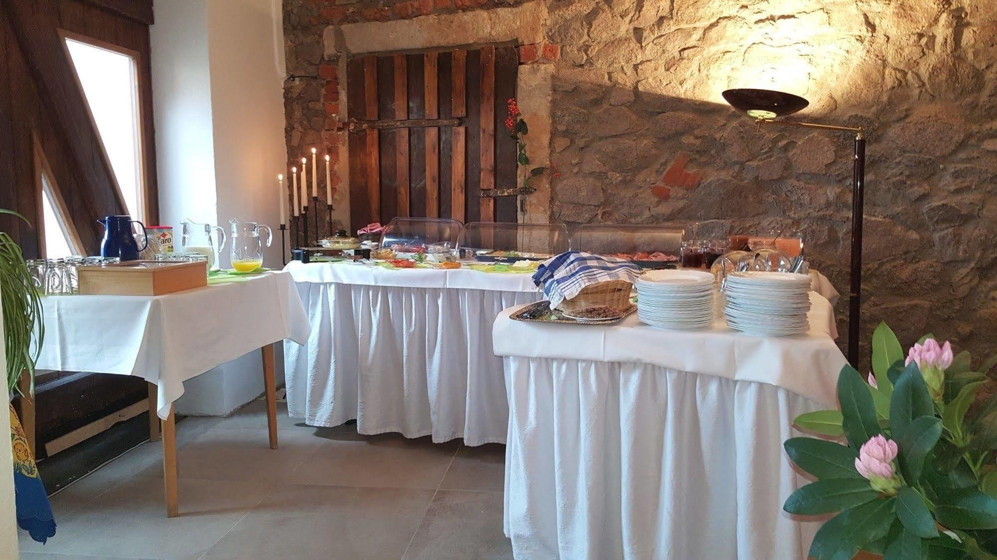 Hotel "Pension Marlis" Garni Reichenberg  エクステリア 写真